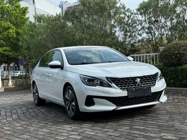 Peugeot 408 2022