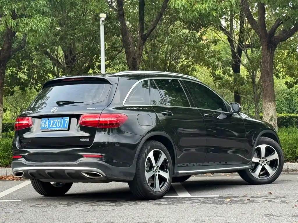 Mercedes-Benz GLC 2018 — фото 13