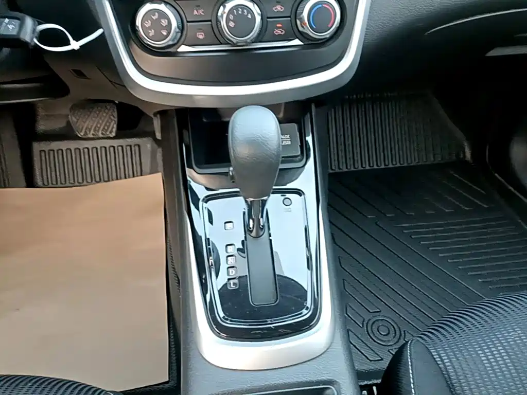Nissan Tiida 2019 — фото 14