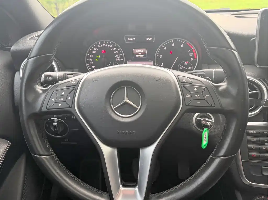 Mercedes-Benz A-Class 2016 — фото 18