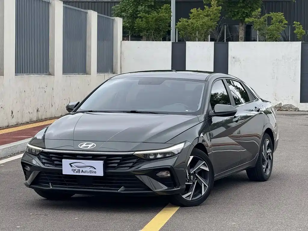 Hyundai Elantra 2023