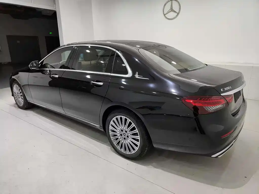 Mercedes-Benz E-Class 2022 — фото 20