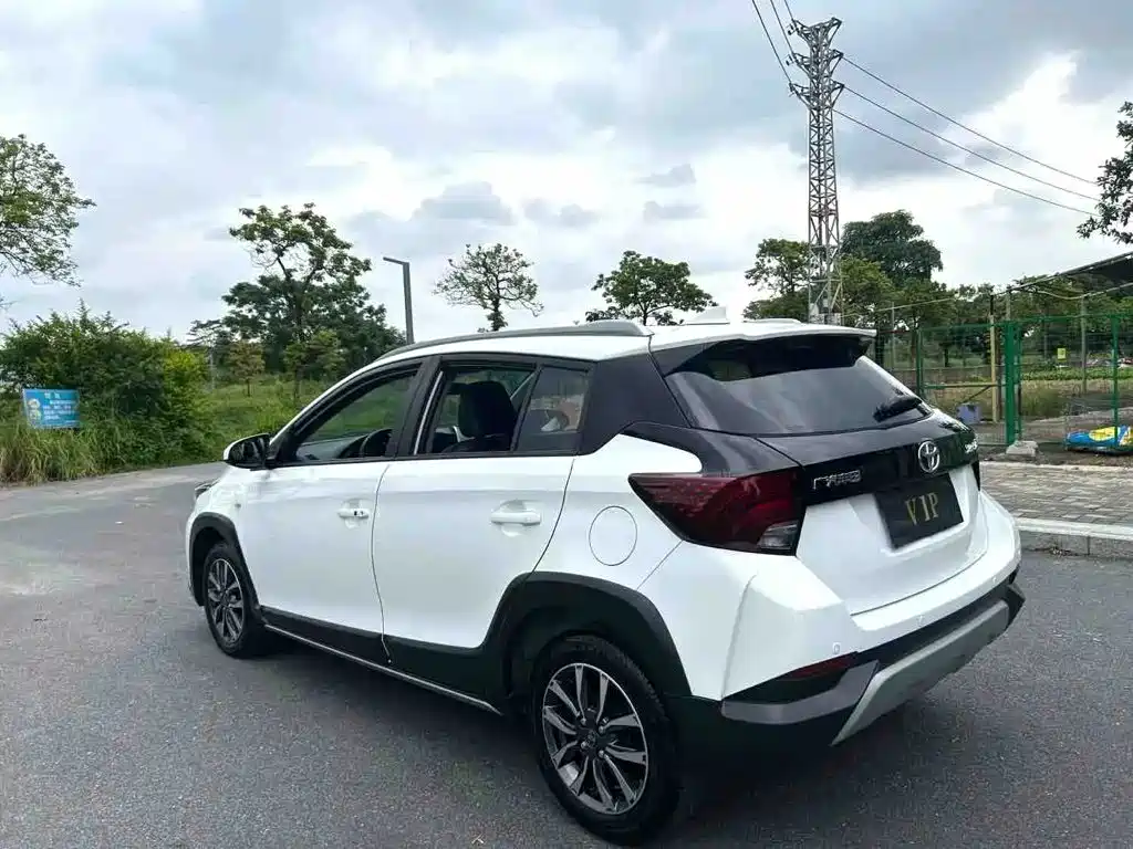 Toyota Yaris L 2023