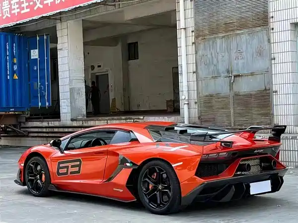 Lamborghini Aventador 2013