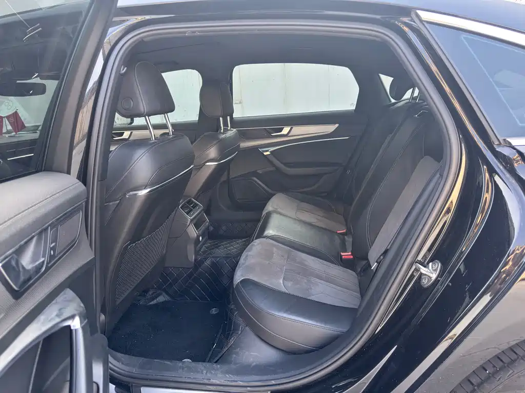 Audi A6L 2022