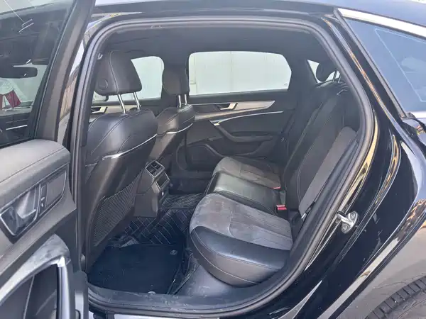 Audi A6L 2022