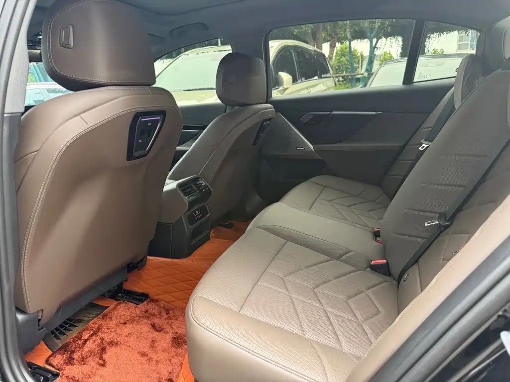 BMW 5 Series 2024