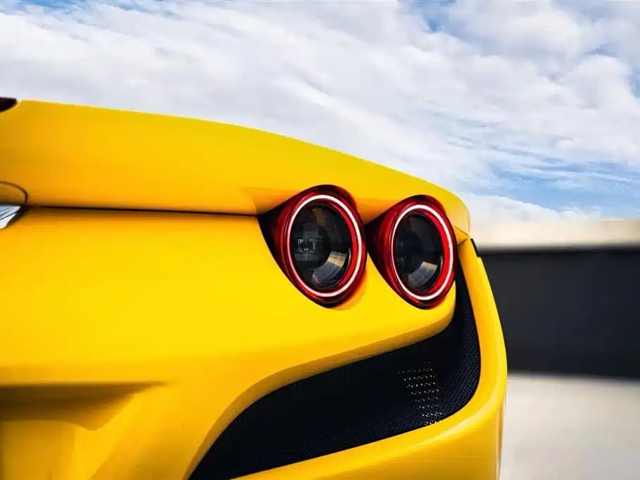 Ferrari F8 2023 — фото 8
