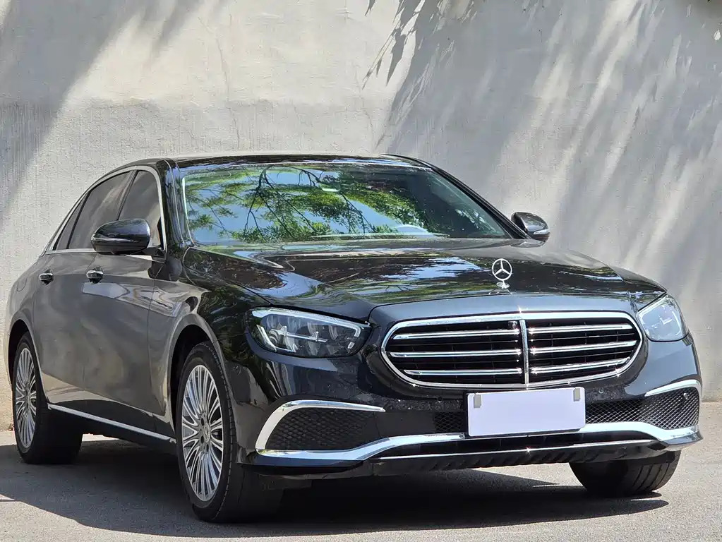 Mercedes-Benz E-Class 2023 — фото 3