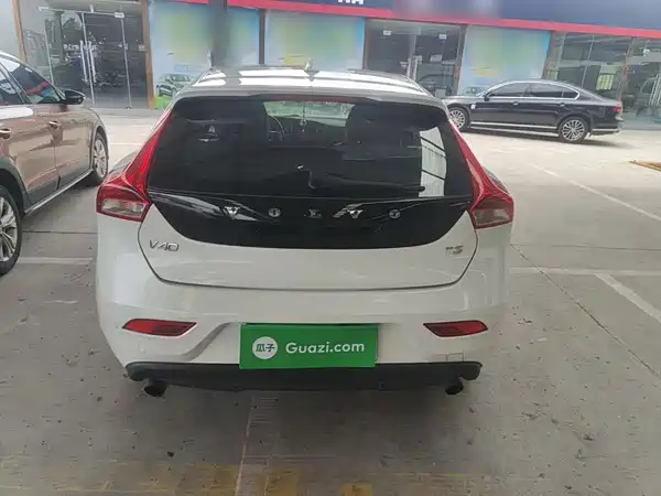 Volvo V40 2017