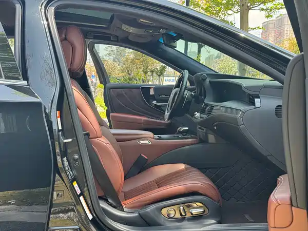Lexus LS 2018