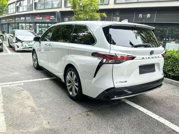 Toyota Sienna 2023