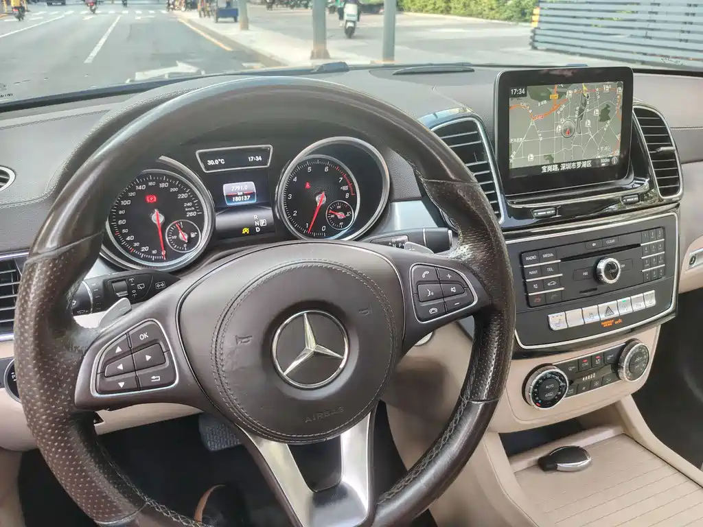 Mercedes-Benz GLS 2016 — фото 18