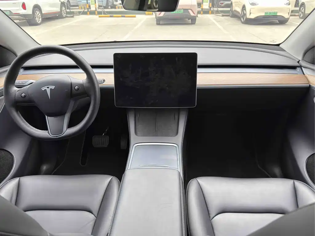 Tesla Model Y 2022 — фото 8