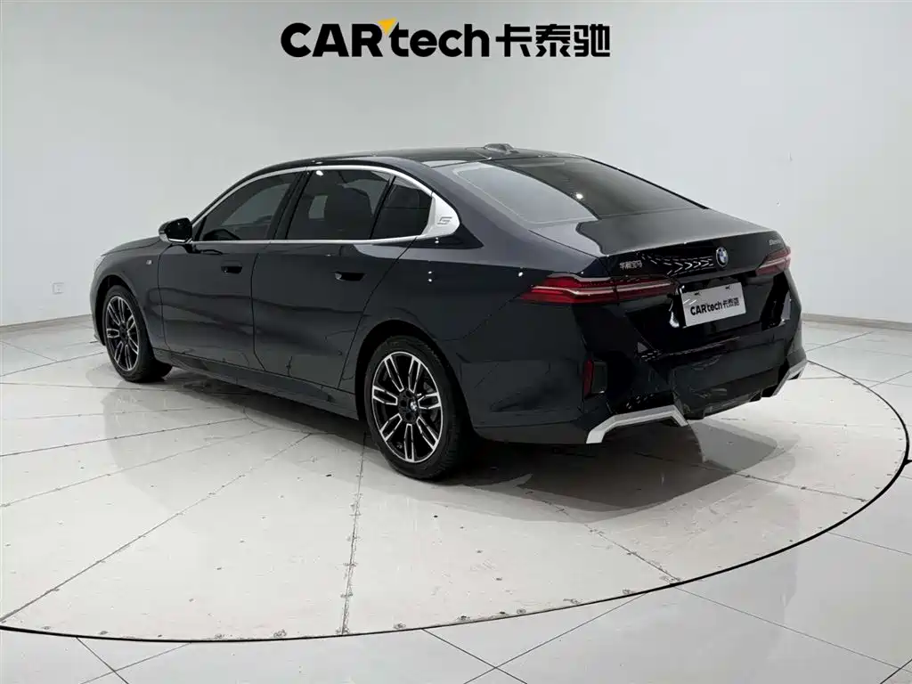 BMW 5 Series 2025
