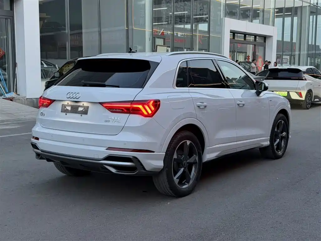 Audi Q3 2022 — фото 10