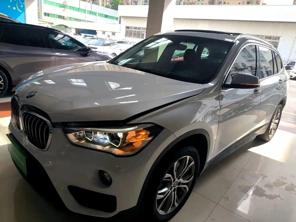 BMW X1 2018 — фото 1