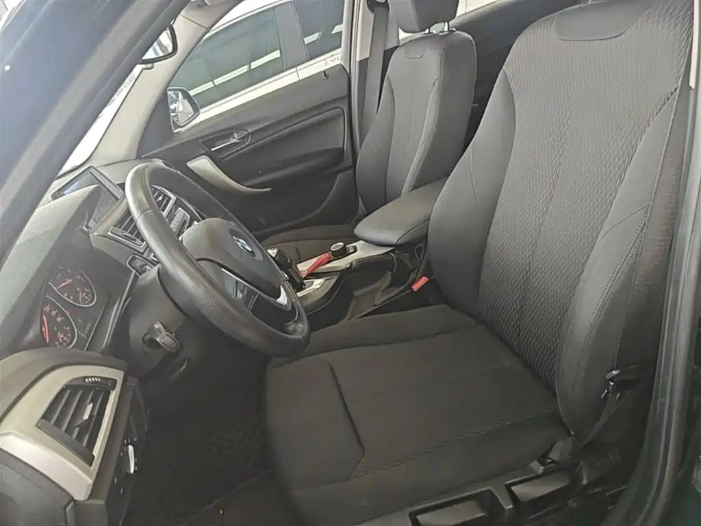 BMW 1 Series 2016 — фото 15