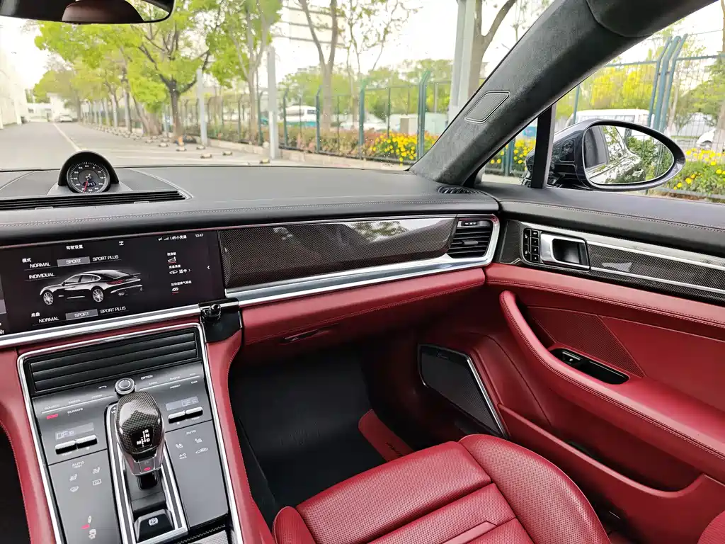 Porsche Panamera 2017 — фото 20