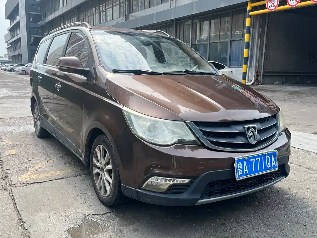 Baojun 730 2015