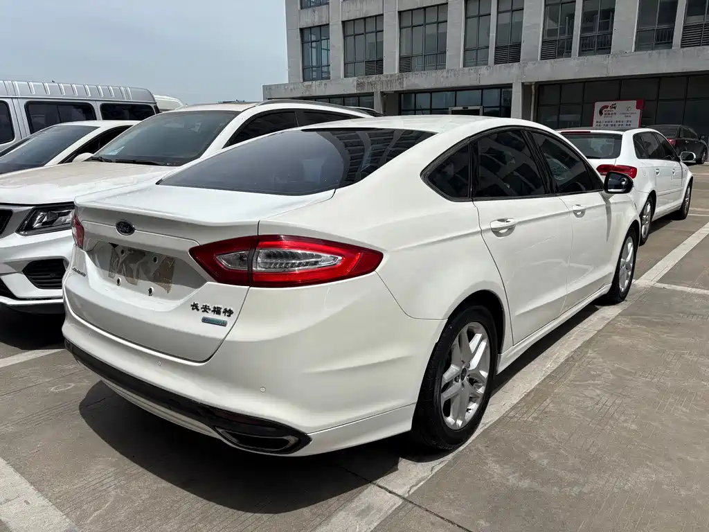 Ford Mondeo 2016 — фото 9