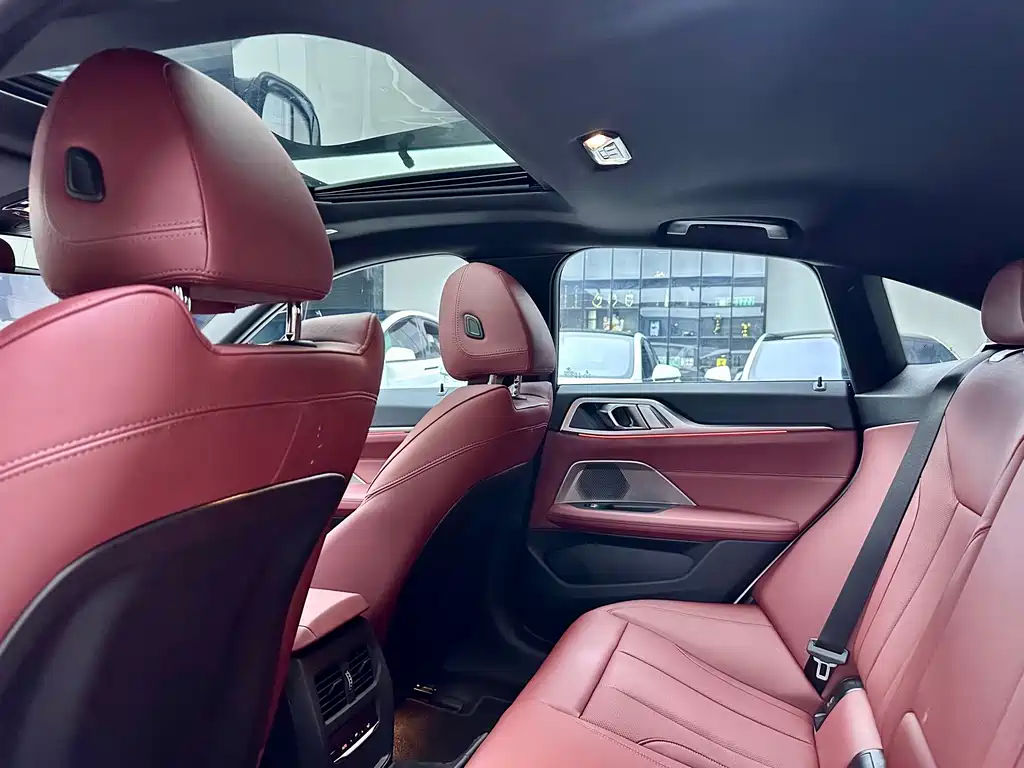 BMW i4 2026 — фото 12