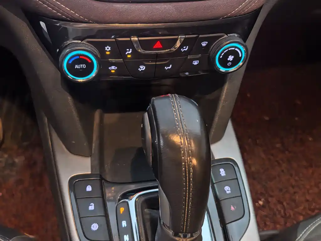 Chevrolet Malibu 2018 — фото 10