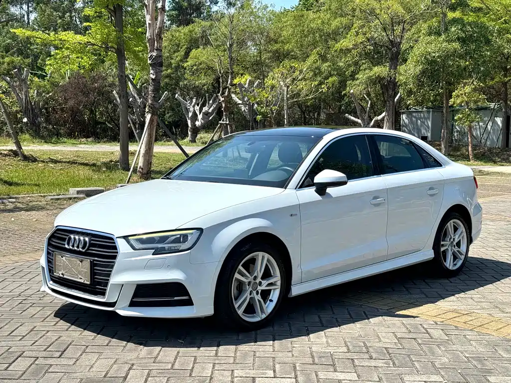 Audi A3 2019 — фото 1