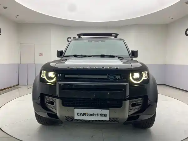 Land Rover Defender 2023