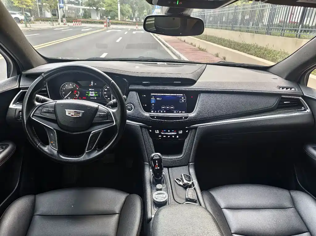 Cadillac XT5 2021 — фото 10