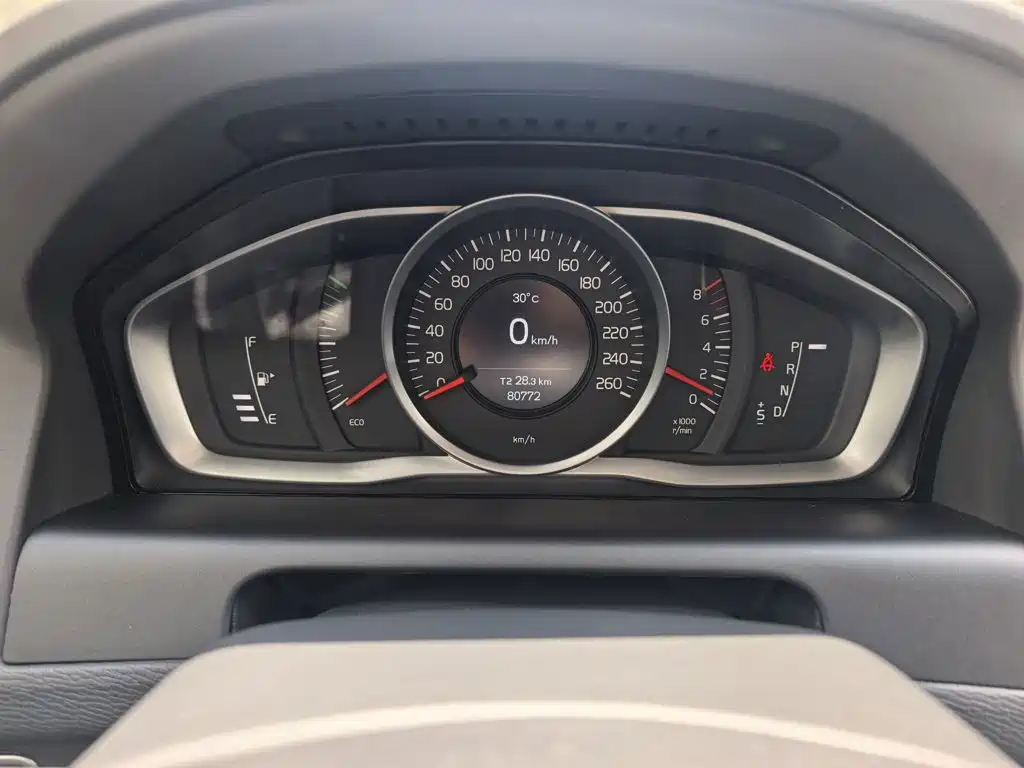 Volvo XC60 2017 — фото 21