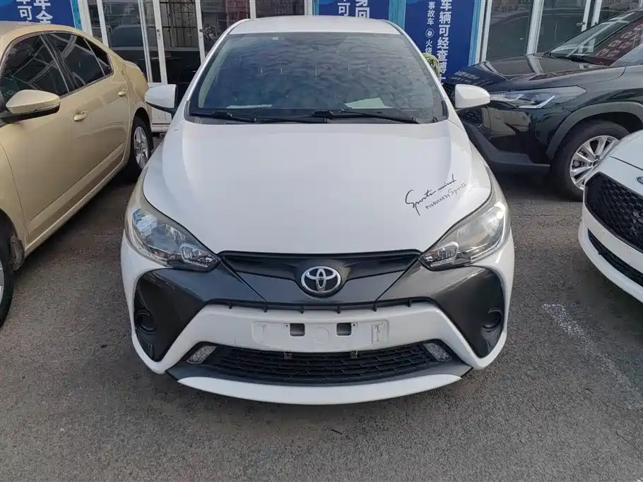 Toyota Yaris L 2017 — фото 2