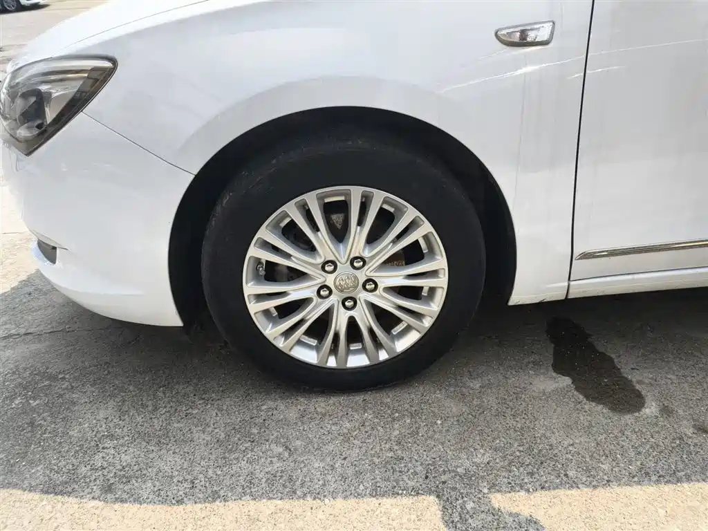 Buick Excelle 2015 — фото 25