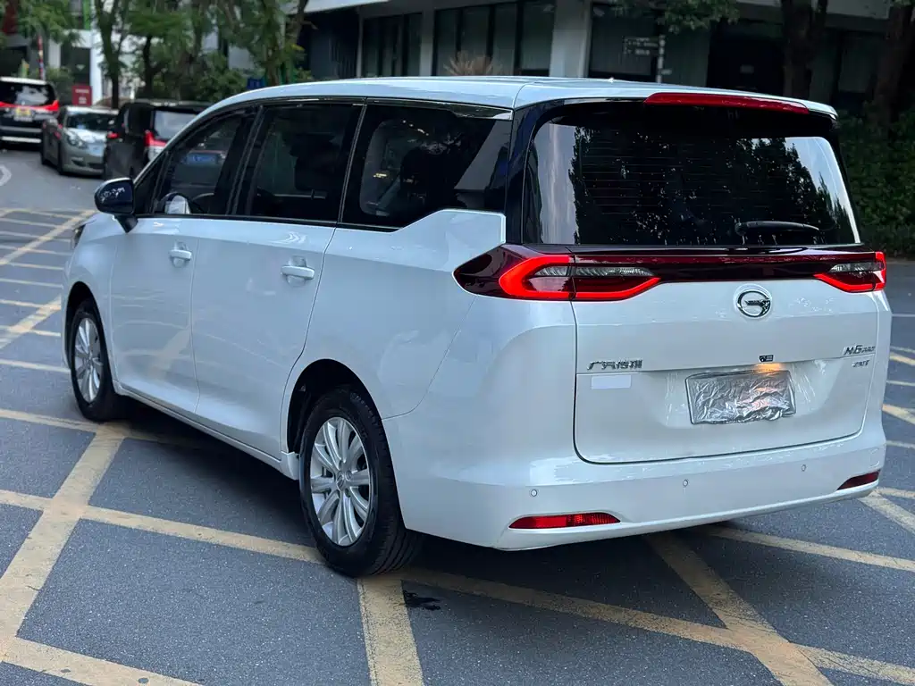 GAC Trumpchi M6 2023 — фото 4