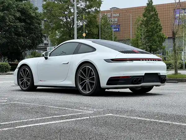 Porsche 911 2024