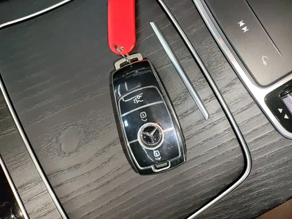 Mercedes-Benz E-Class 2022 — фото 11