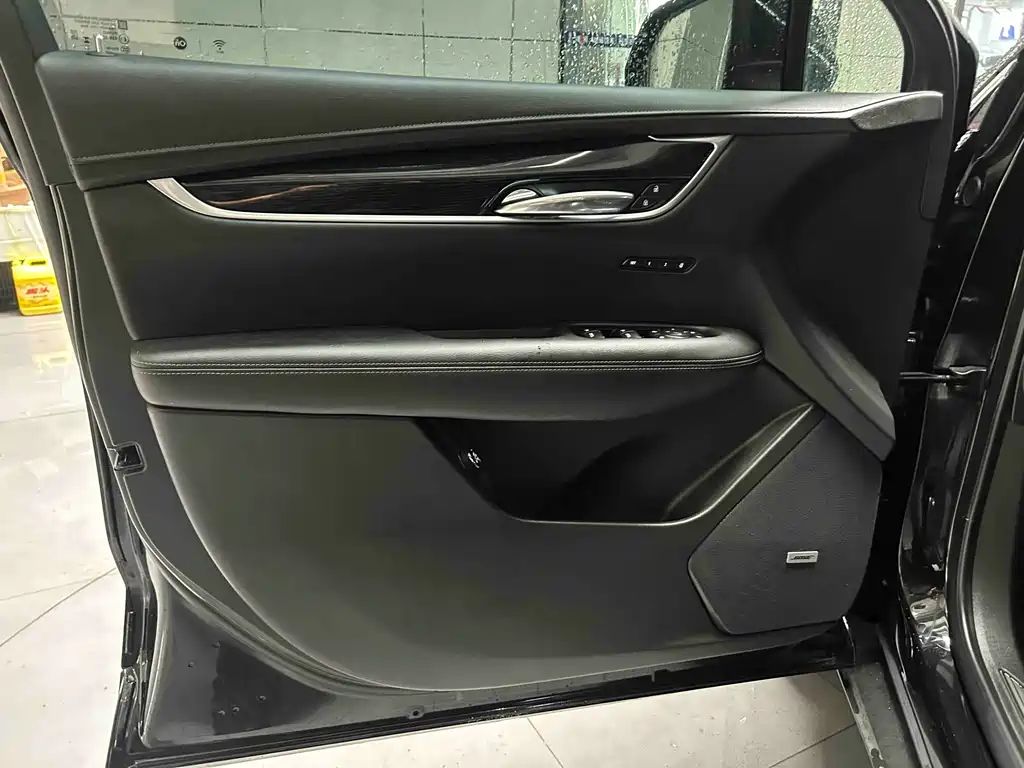 Cadillac XT5 2024 — фото 11