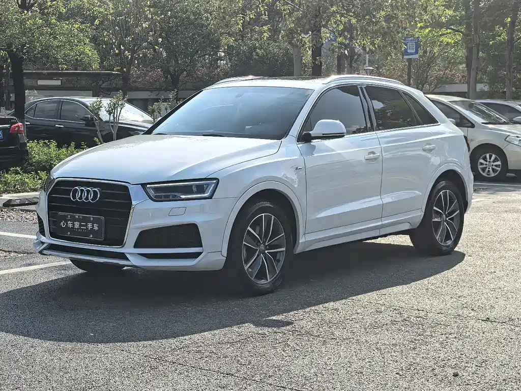 Audi Q3 2019 — фото 1