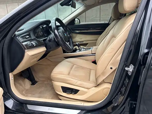 BMW 7 Series 2011