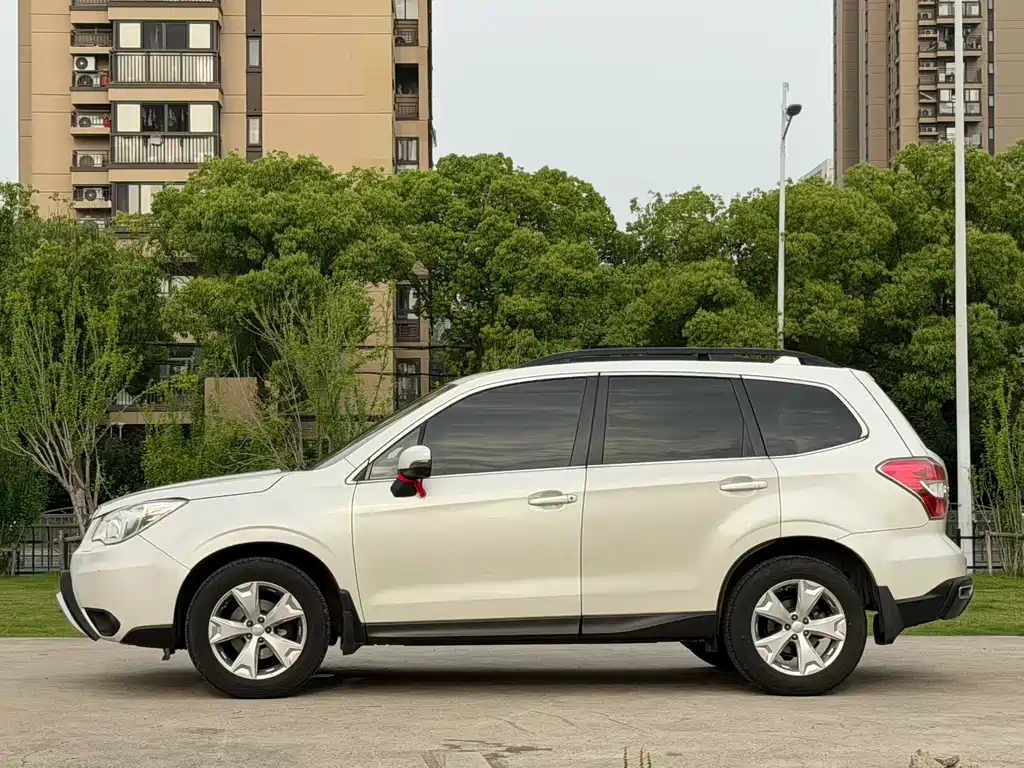 Subaru Forester 2015 — фото 3