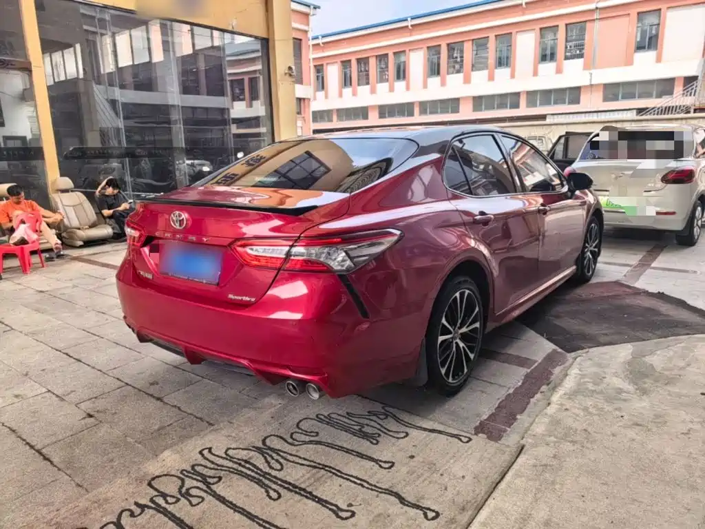 Toyota Camry 2019