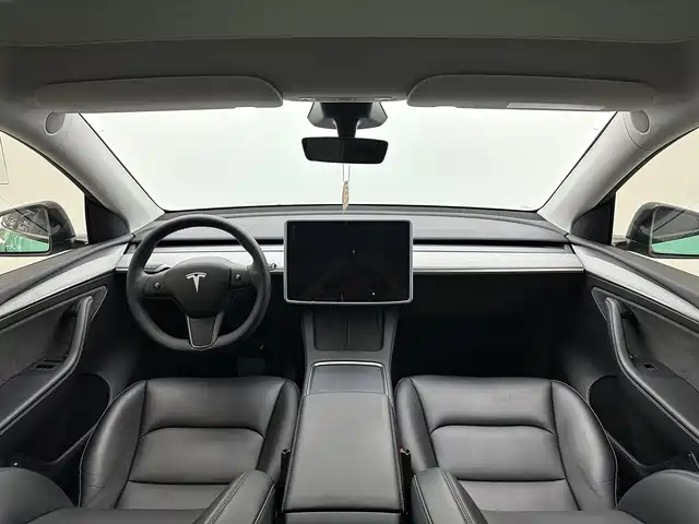 Tesla Model Y 2024 — фото 9