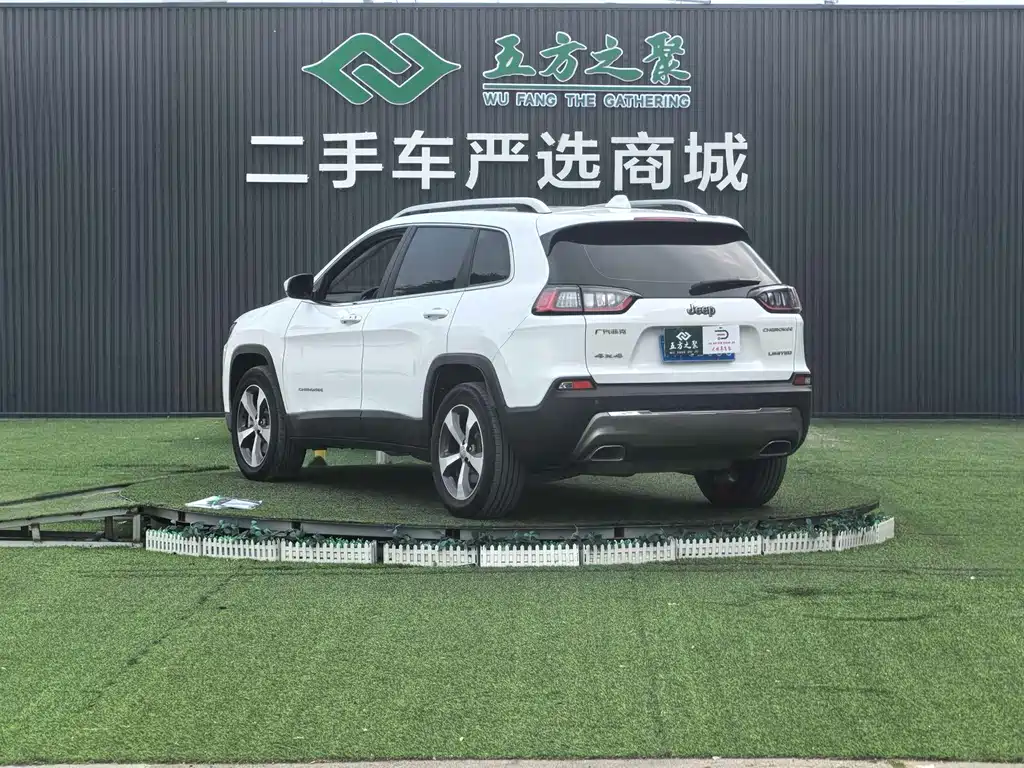 Jeep Cherokee 2020 — фото 18