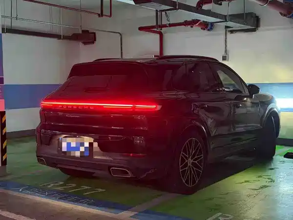 Porsche Cayenne 2024