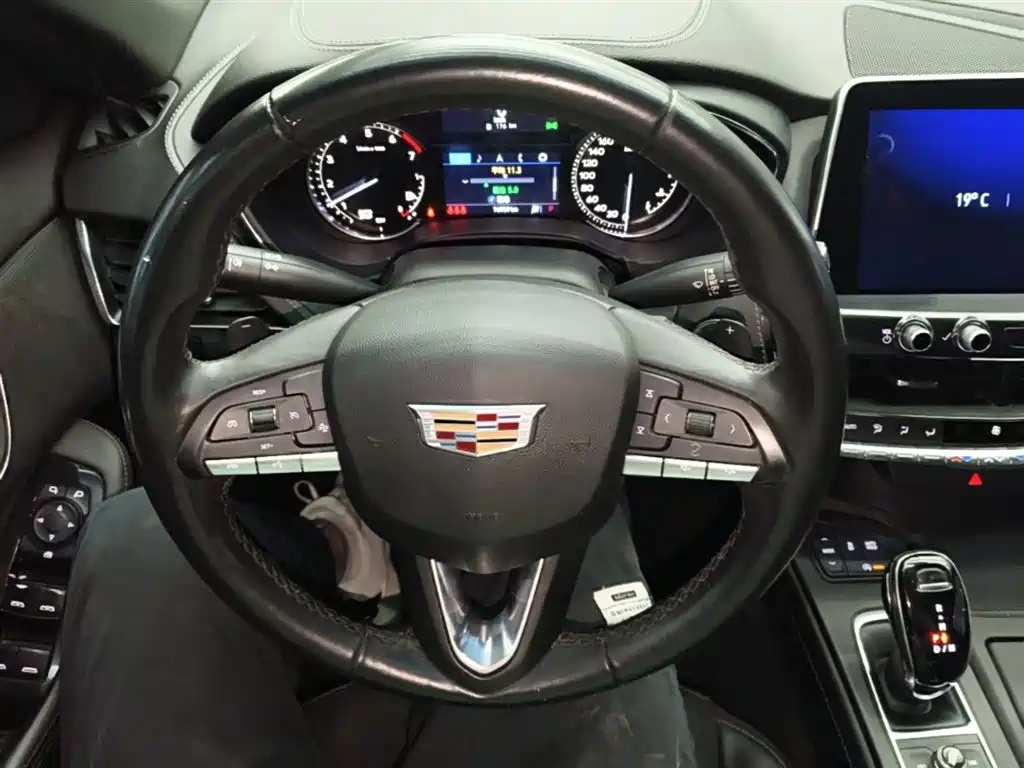 Cadillac CT5 2020 — фото 11