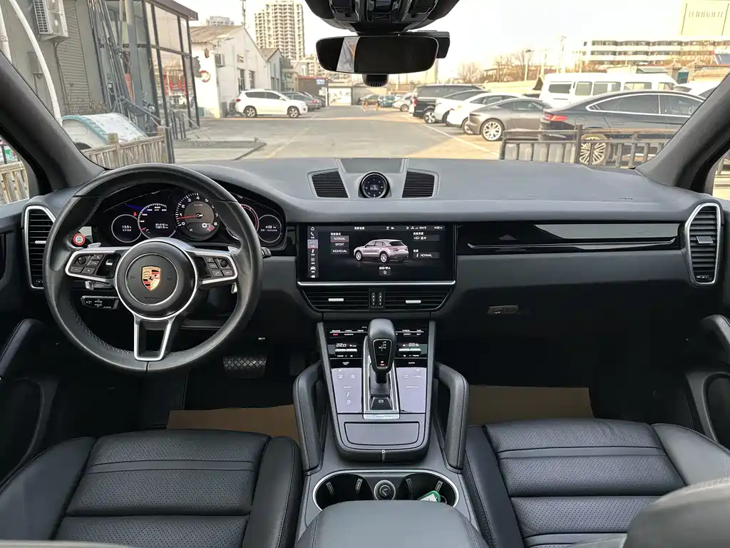 Porsche Cayenne 2020 — фото 23