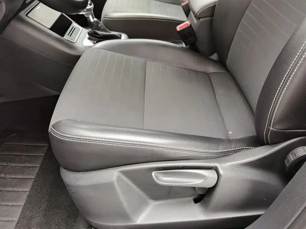 Volkswagen Tiguan 2018 — фото 20