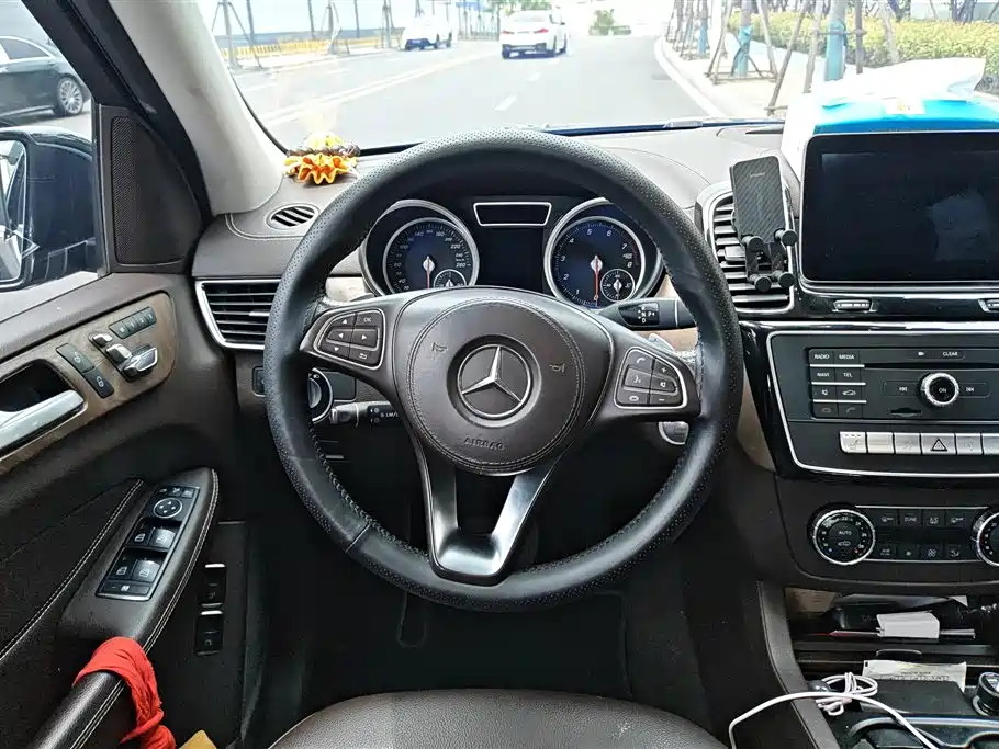 Mercedes-Benz GLS 2016 — фото 15