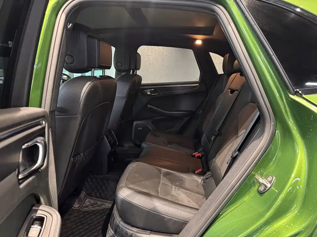 Porsche Macan 2018 — фото 11