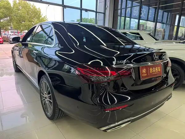 Mercedes-Benz E-Class 2022